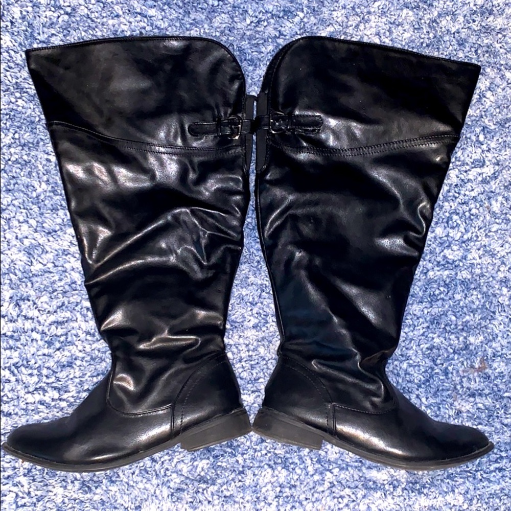 Torrid size 9 knee high boots
